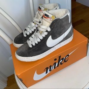 Women’s Blazer Mid Suede Vintage Nikes - Grey